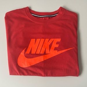 NIKE Short Sleeve T-Shirt!